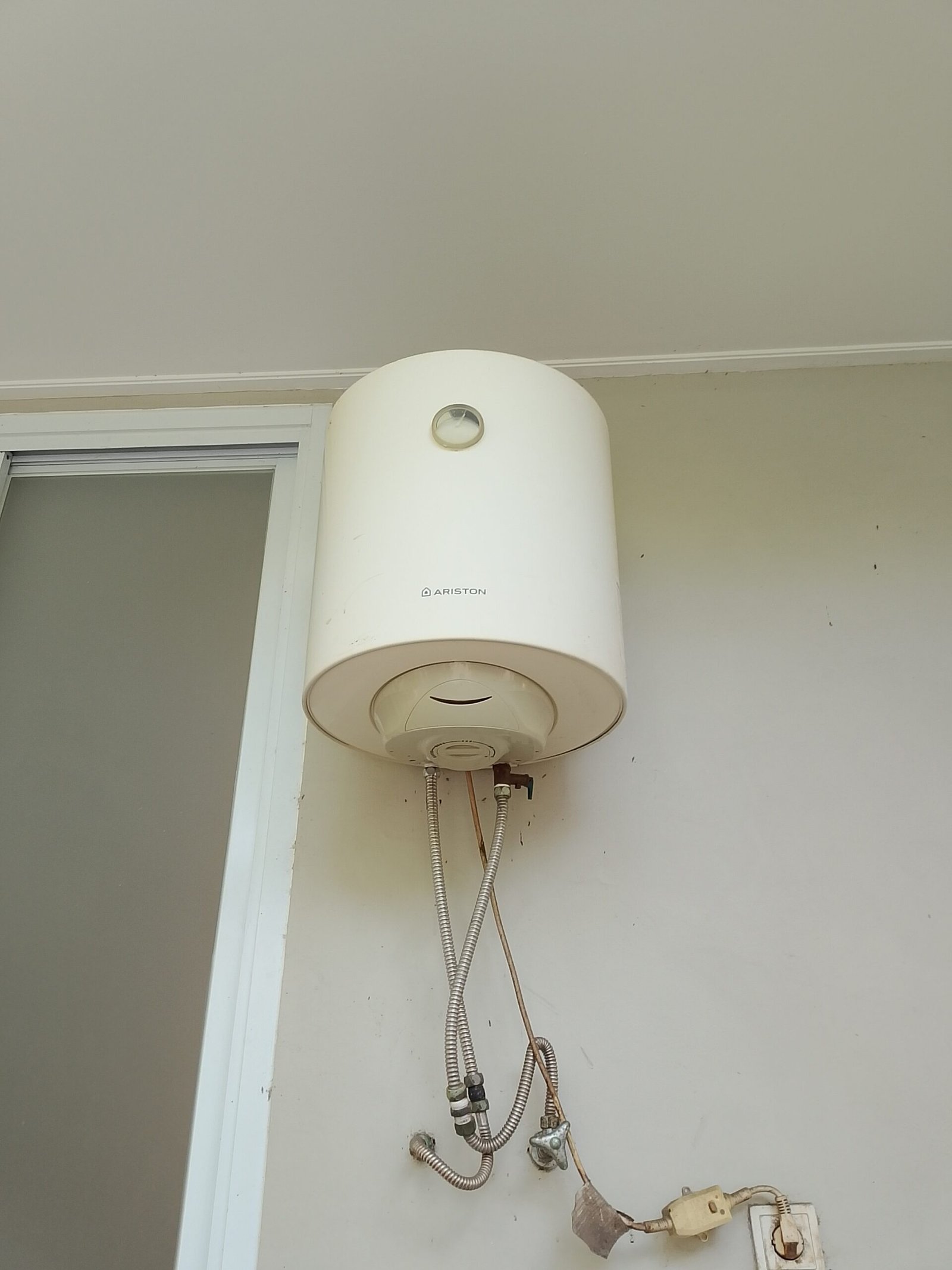 Pemeriksaan Water Heater Ariston